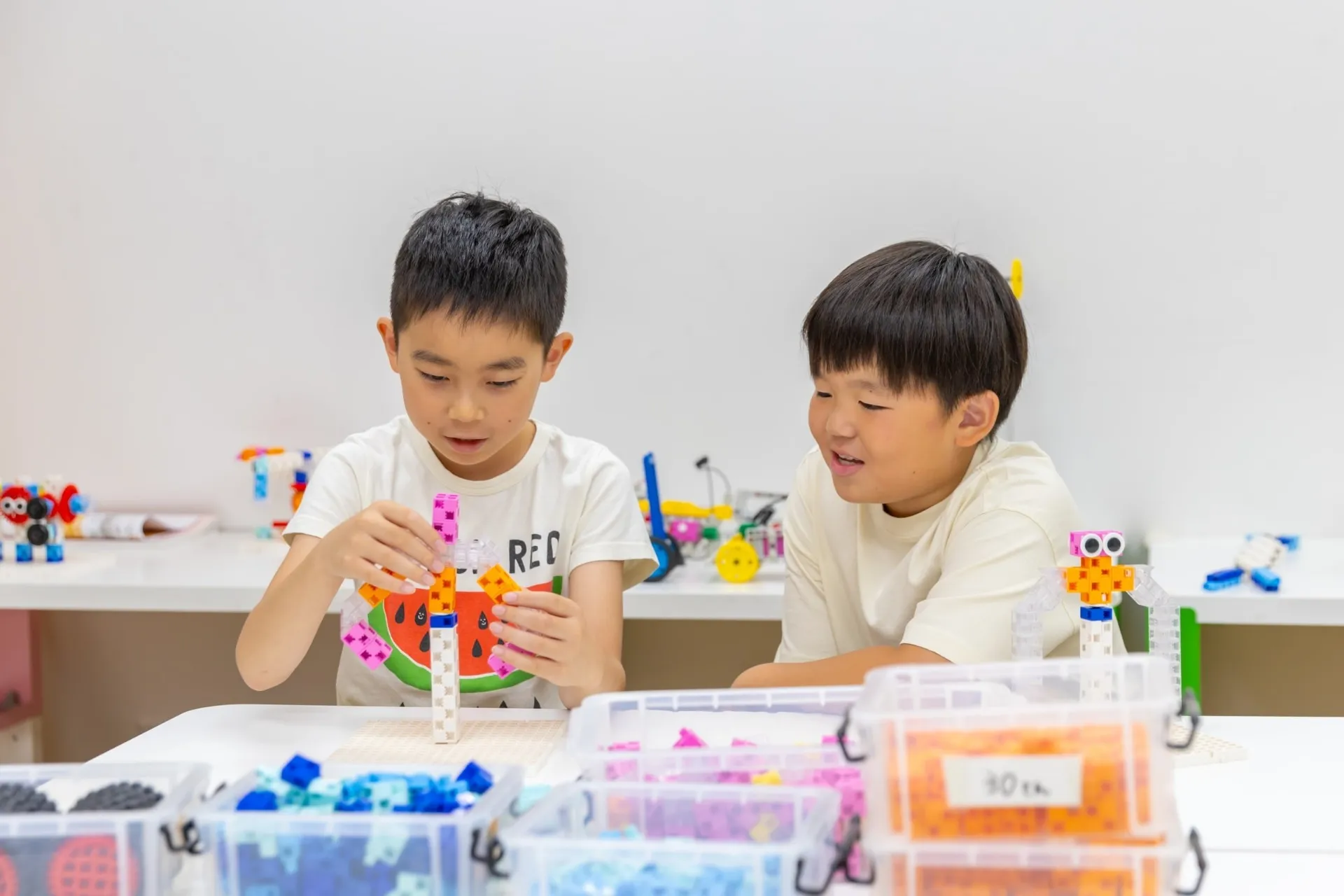 困っている友達にアドバイスをすることもあります。