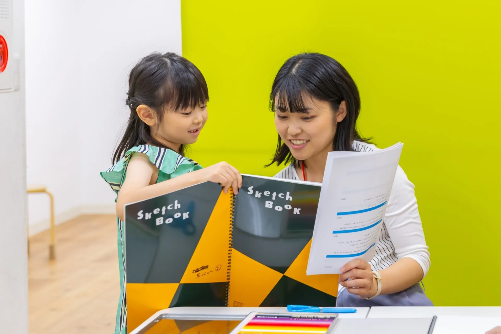 【よみとき】子どもたちの創造力を刺激する文章題を、式を使わずに絵で表して読み解き、解答を導きます。